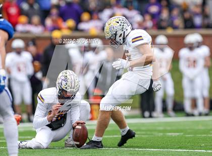 Thumbnail 2 in Hillsboro vs. Kearney (MSHSAA Class 4 Championship) photogallery.