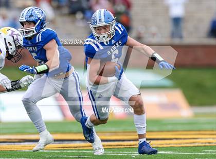 Thumbnail 3 in Hillsboro vs. Kearney (MSHSAA Class 4 Championship) photogallery.