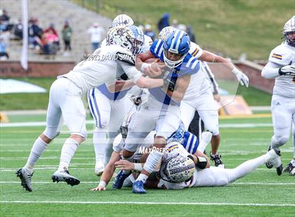 Thumbnail 3 in Hillsboro vs. Kearney (MSHSAA Class 4 Championship) photogallery.