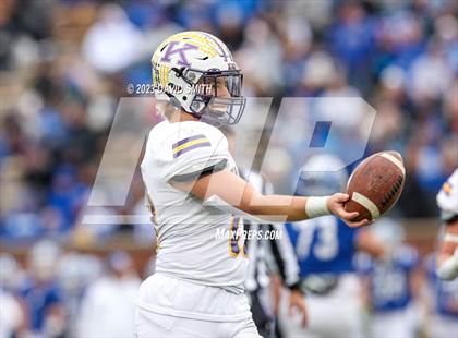 Thumbnail 1 in Hillsboro vs. Kearney (MSHSAA Class 4 Championship) photogallery.
