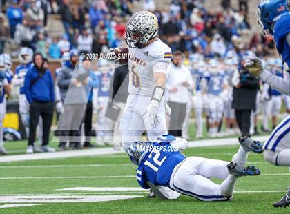 Thumbnail 2 in Hillsboro vs. Kearney (MSHSAA Class 4 Championship) photogallery.