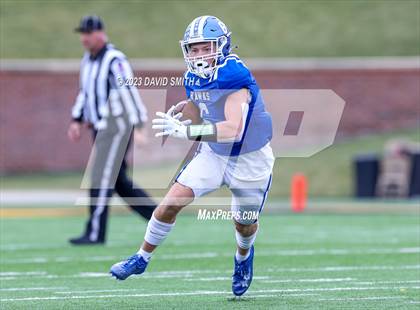 Thumbnail 1 in Hillsboro vs. Kearney (MSHSAA Class 4 Championship) photogallery.