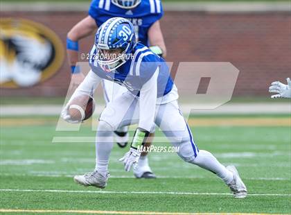 Thumbnail 3 in Hillsboro vs. Kearney (MSHSAA Class 4 Championship) photogallery.