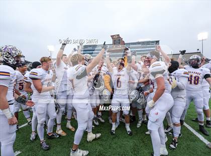 Thumbnail 3 in Hillsboro vs. Kearney (MSHSAA Class 4 Championship) photogallery.