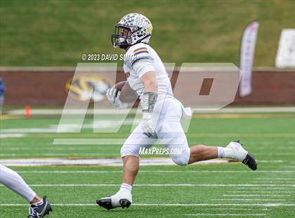 Thumbnail 3 in Hillsboro vs. Kearney (MSHSAA Class 4 Championship) photogallery.