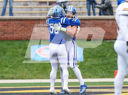Thumbnail 2 in Hillsboro vs. Kearney (MSHSAA Class 4 Championship) photogallery.
