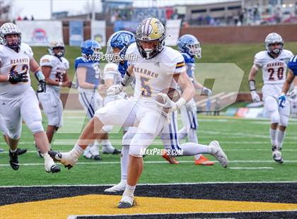 Thumbnail 3 in Hillsboro vs. Kearney (MSHSAA Class 4 Championship) photogallery.