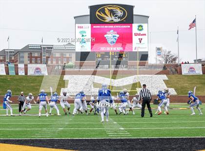Thumbnail 3 in Hillsboro vs. Kearney (MSHSAA Class 4 Championship) photogallery.