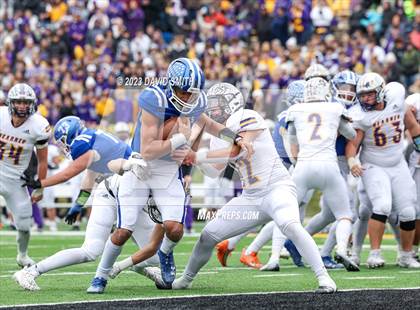 Thumbnail 3 in Hillsboro vs. Kearney (MSHSAA Class 4 Championship) photogallery.
