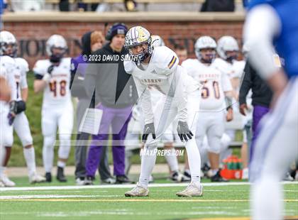 Thumbnail 1 in Hillsboro vs. Kearney (MSHSAA Class 4 Championship) photogallery.