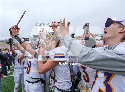 Thumbnail 2 in Hillsboro vs. Kearney (MSHSAA Class 4 Championship) photogallery.