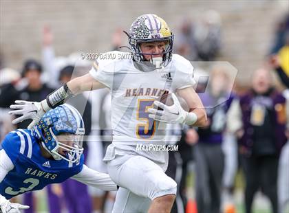 Thumbnail 3 in Hillsboro vs. Kearney (MSHSAA Class 4 Championship) photogallery.