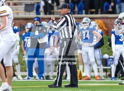 Thumbnail 2 in Hillsboro vs. Kearney (MSHSAA Class 4 Championship) photogallery.