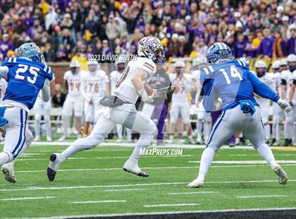Thumbnail 1 in Hillsboro vs. Kearney (MSHSAA Class 4 Championship) photogallery.