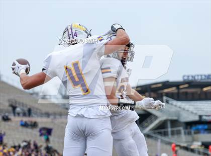 Thumbnail 2 in Hillsboro vs. Kearney (MSHSAA Class 4 Championship) photogallery.