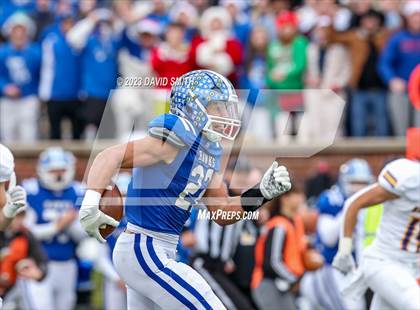 Thumbnail 2 in Hillsboro vs. Kearney (MSHSAA Class 4 Championship) photogallery.