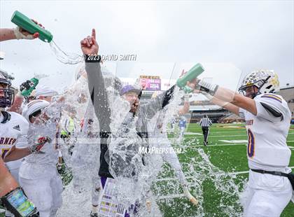 Thumbnail 1 in Hillsboro vs. Kearney (MSHSAA Class 4 Championship) photogallery.