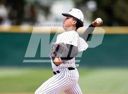 Thumbnail 2 in Red Bluff vs. Hanford West photogallery.