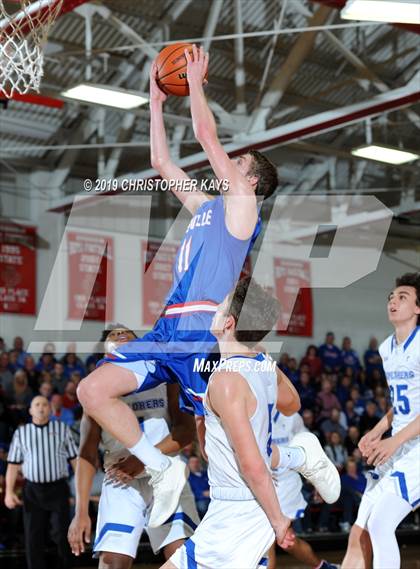 Thumbnail 2 in Marquette Catholic vs. Nashville (IHSA 2A Sectional Championship) photogallery.