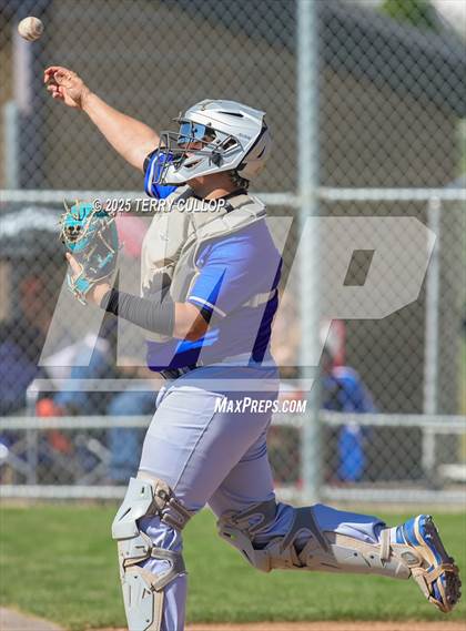 Thumbnail 2 in Tintic vs. Panguitch (UHSAA 1A Second Round) photogallery.