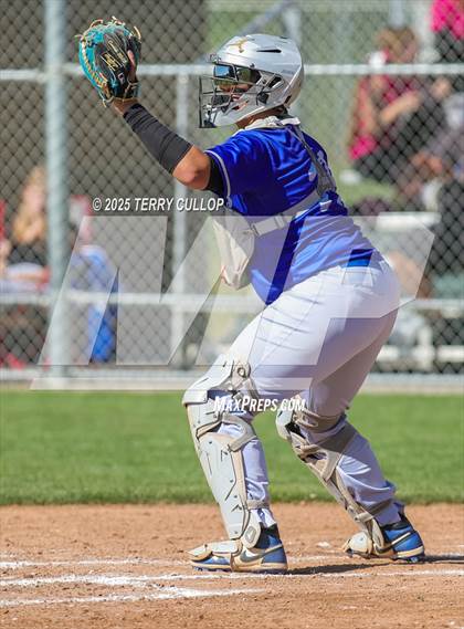 Thumbnail 1 in Tintic vs. Panguitch (UHSAA 1A Second Round) photogallery.