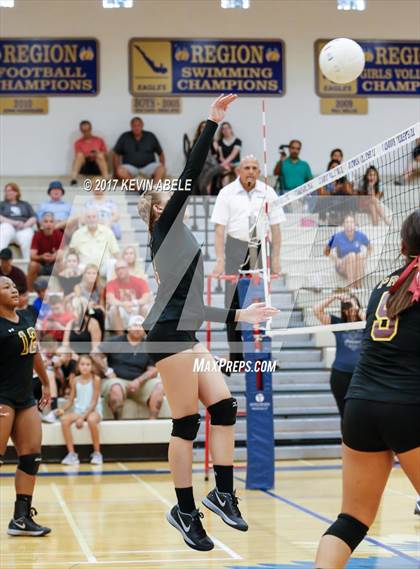 Thumbnail 3 in Mountain Pointe @ O'Connor photogallery.