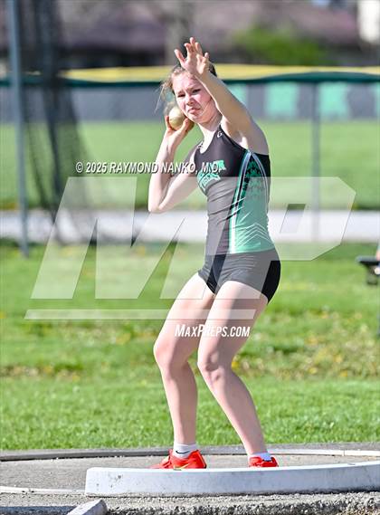 Thumbnail 1 in Yorktown Triangular (Shot Put) photogallery.