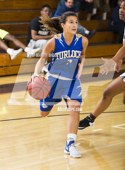 Thumbnail 3 in Elk Grove vs. Turlock photogallery.