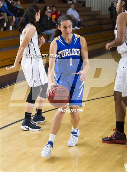 Thumbnail 2 in Elk Grove vs. Turlock photogallery.