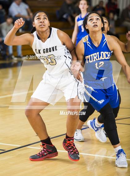 Thumbnail 2 in Elk Grove vs. Turlock photogallery.