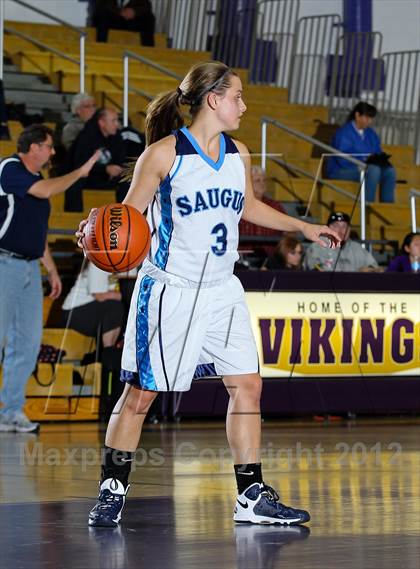 Thumbnail 2 in Royal vs. Saugus photogallery.