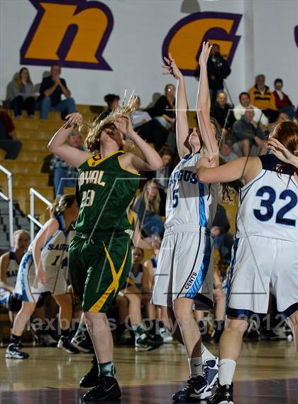Thumbnail 2 in Royal vs. Saugus photogallery.