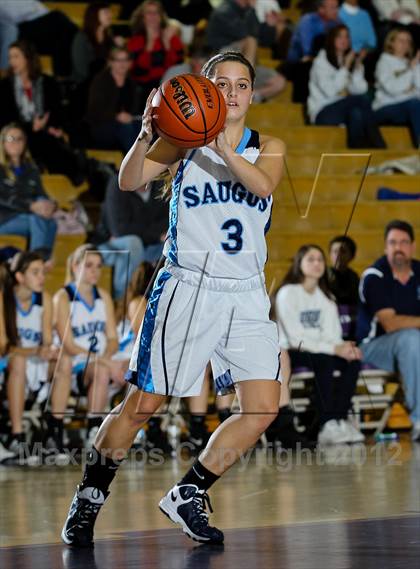 Thumbnail 2 in Royal vs. Saugus photogallery.