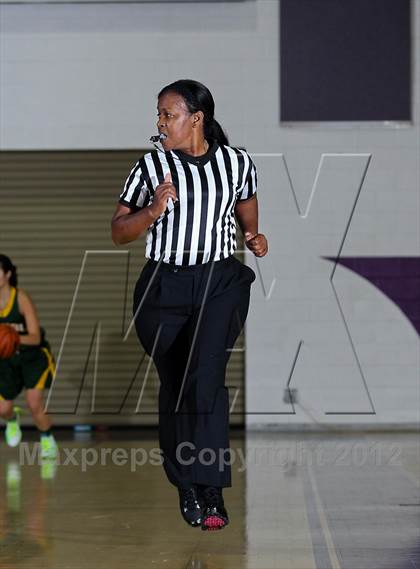 Thumbnail 1 in Royal vs. Saugus photogallery.