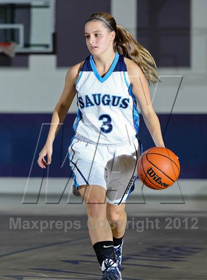Thumbnail 3 in Royal vs. Saugus photogallery.