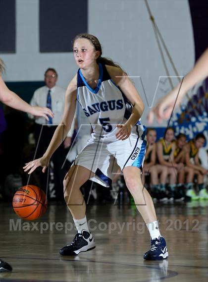 Thumbnail 2 in Royal vs. Saugus photogallery.