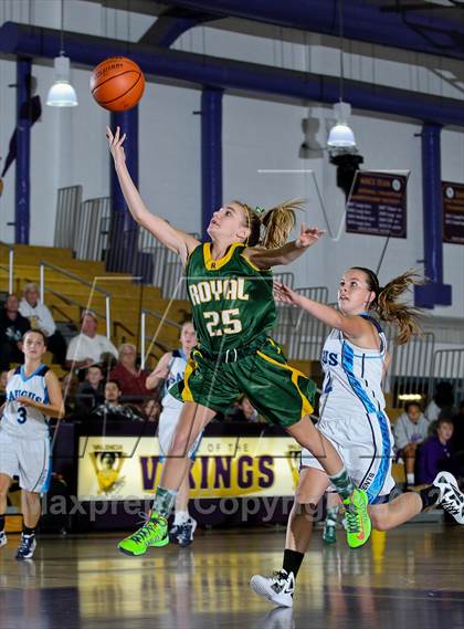 Thumbnail 3 in Royal vs. Saugus photogallery.