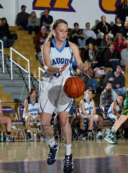 Thumbnail 3 in Royal vs. Saugus photogallery.