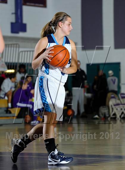 Thumbnail 2 in Royal vs. Saugus photogallery.