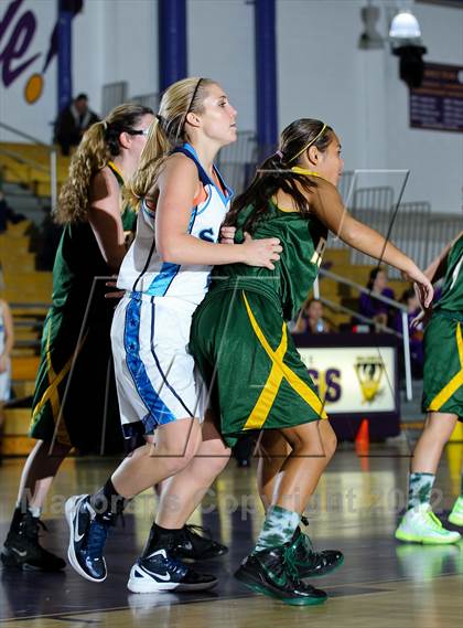 Thumbnail 3 in Royal vs. Saugus photogallery.