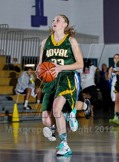 Thumbnail 2 in Royal vs. Saugus photogallery.