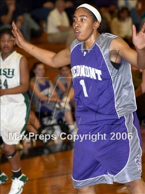 Thumbnail 3 in Piedmont vs Sacred Heart Cathedral (CIF NorCal D4 Final) photogallery.