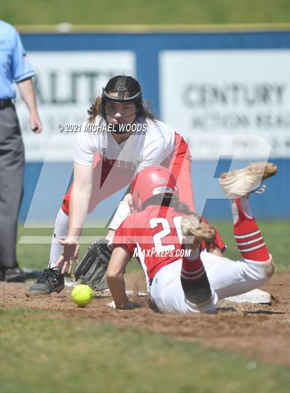 Thumbnail 1 in Farmington @ Clarksville (AAA 4A 1st Round Playoff) photogallery.