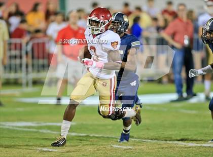 Thumbnail 3 in Holy Cross vs. Brother Martin photogallery.