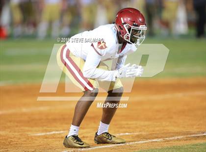 Thumbnail 2 in Holy Cross vs. Brother Martin photogallery.