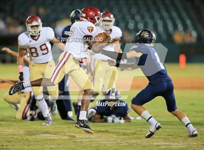 Thumbnail 2 in Holy Cross vs. Brother Martin photogallery.