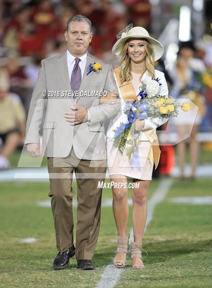 Thumbnail 3 in Holy Cross vs. Brother Martin photogallery.