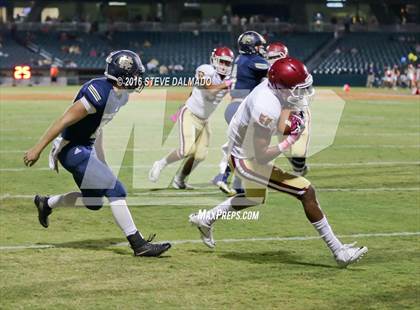 Thumbnail 2 in Holy Cross vs. Brother Martin photogallery.