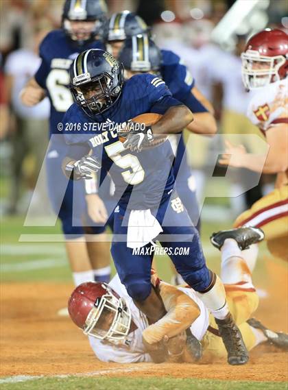 Thumbnail 3 in Holy Cross vs. Brother Martin photogallery.