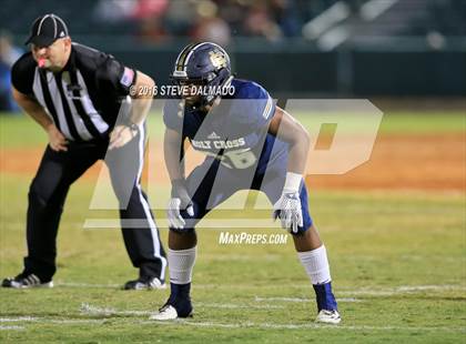 Thumbnail 3 in Holy Cross vs. Brother Martin photogallery.